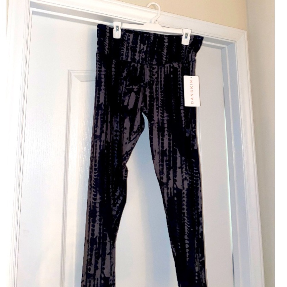 NWT Danskin Yoga Leggings